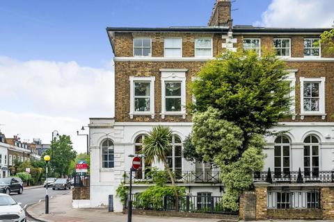 2 bedroom flat for sale, North Side Wandsworth Common, Battersea