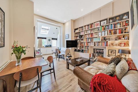 2 bedroom flat for sale, North Side Wandsworth Common, Battersea