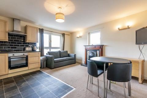 3 bedroom flat to rent, 0553L St Clair Street, Edinburgh, EH6 8LA