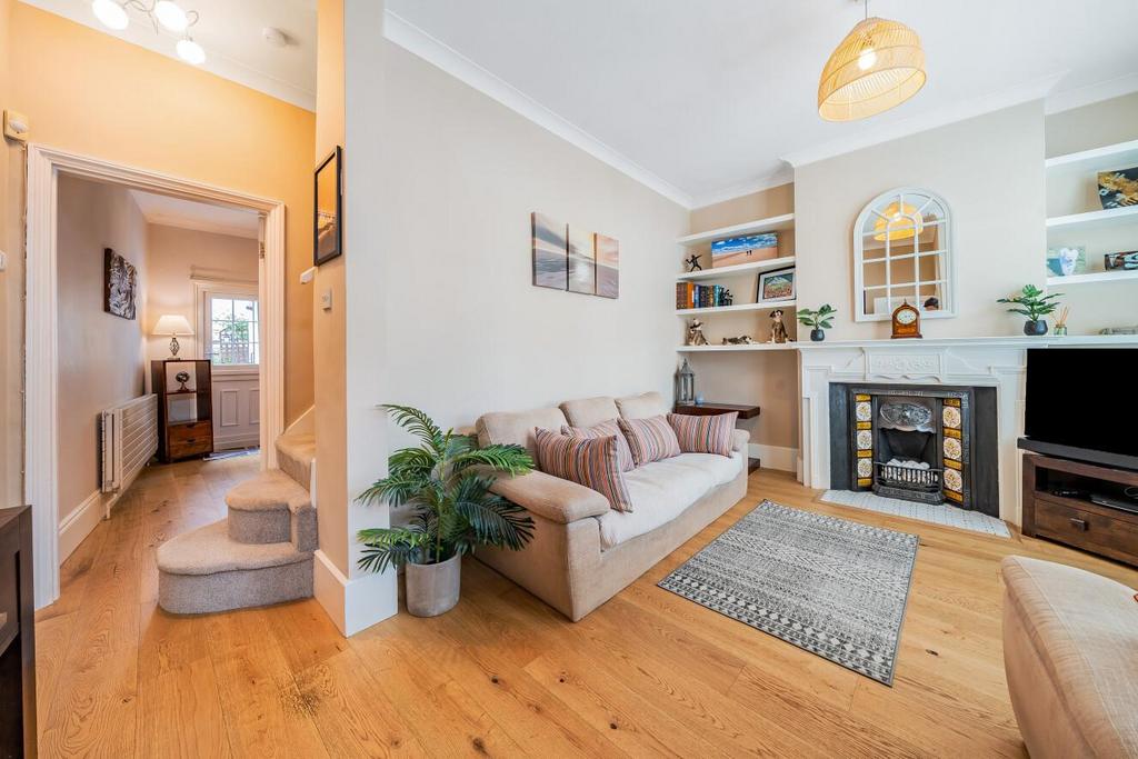Mascotte Road, Putney 2 bed terraced house for sale £950,000