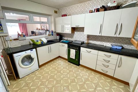 18 Essington Way, Eastfield, Wolverhampton, WV1 2NT