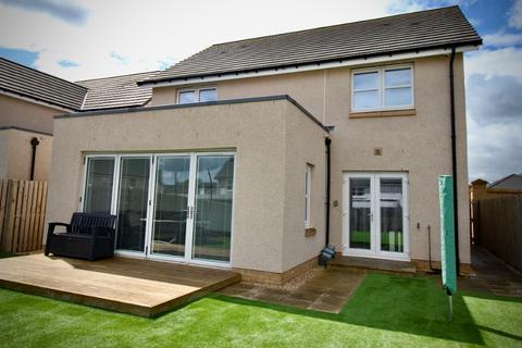 5 bedroom detached house to rent, Shiel hall circle, Rosewell, Midlothian, EH24