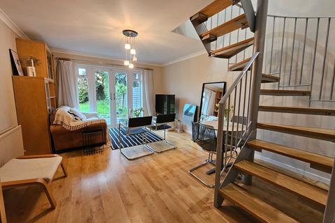2 bedroom semi-detached house for sale, Kingston Close, Droitwich, Worcestershire, WR9