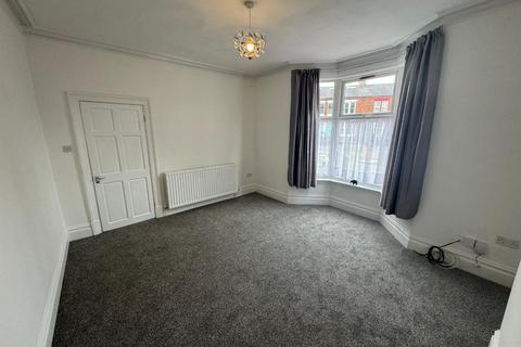 3 bedroom semi-detached house to rent, Salisbury Terrace, Darlington DL3