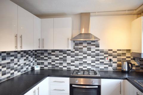 3 bedroom end of terrace house to rent, Kenilworth Drive, Nuneaton CV11