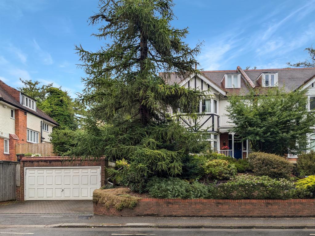 Foxley Lane, Purley, Surrey 5 bed semidetached house for sale £750,000