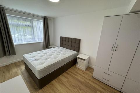2 bedroom flat to rent, Charlwood Close, Harrow, London, HA3