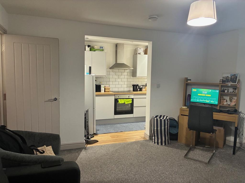 Lounge &amp; kitchen