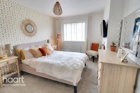2 Harlequin Close, Northampton, NN4 9AB