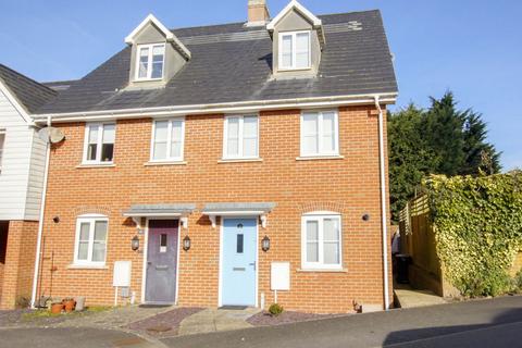 Cedar Avenue, Haywards Heath, RH16