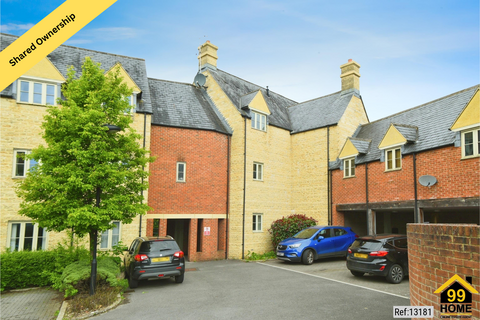2 bedroom flat for sale, 2 Middle Mead, Cirencester, Gloucestershire, GL7