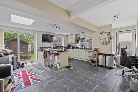 3 bedroom semi-detached house for sale, Wootton, Netley Abbey, Southampton, Hampshire. SO31 5GN