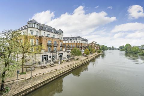 2 bedroom flat for sale, Staines, Surrey TW18