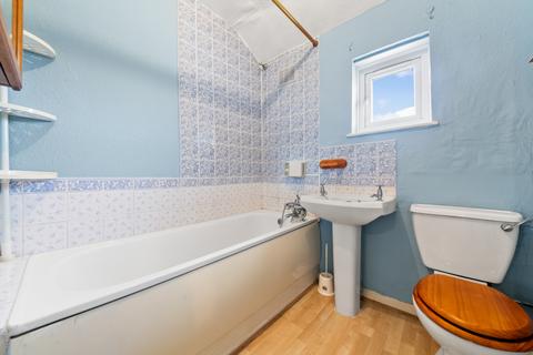 72a Townholm Crescent, London, W7 2NA