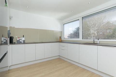 56 Beacon Hill, Herne Bay, CT6 6JN