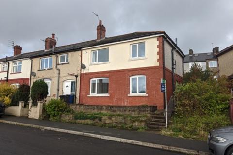 3 bedroom end of terrace house to rent, Holly Avenue, Haslingden BB4