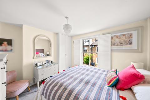 60 Bishops Road, London, W7 2NY