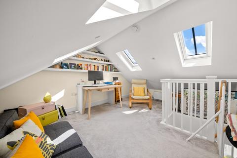 60 Bishops Road, London, W7 2NY
