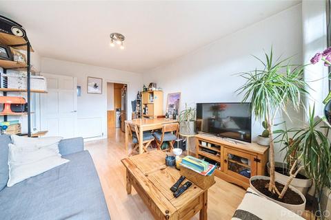 1 bedroom apartment for sale, Battersea High Street, London