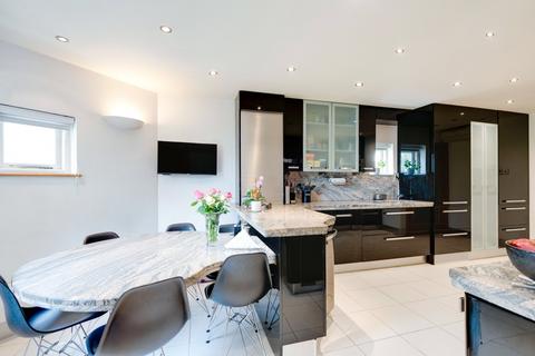 3 bedroom maisonette for sale, Templewood Avenue, Hampstead