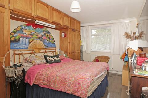 2 bedroom maisonette for sale, Erith Road, Bexleyheath, Kent, DA7