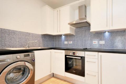 2 bedroom apartment to rent, Brighton Road, Surbiton KT6