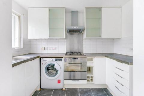1 bedroom apartment for sale, Greenway Close, London N11