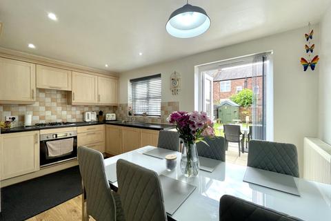 2 bedroom mews for sale, Atherton Close, Preston PR2