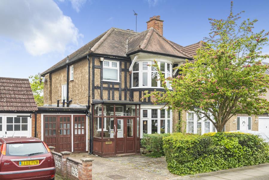 Churchill Avenue, Kenton, HA3 0AY 3 bed semidetached house for sale