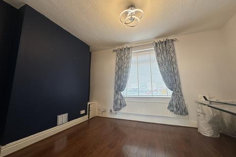3 bedroom terraced house to rent, The Parade, Pontypridd