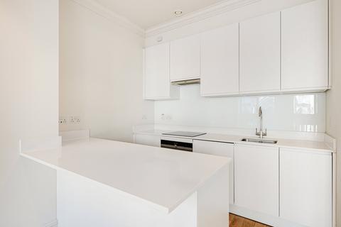 3 bedroom apartment to rent, Devereux Court, 215 Strand, WC2R