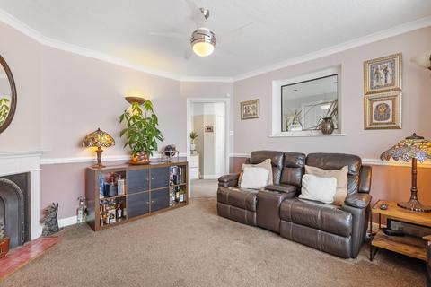 27 Oakshade Road, Bromley, BR1 5QB