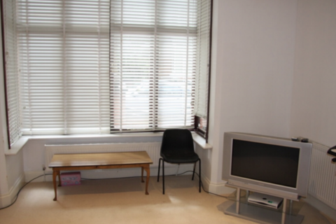 1 bedroom in a house share to rent, Room 1, 6 Lonsdale Road