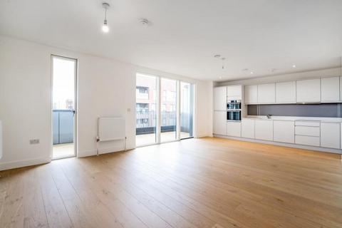 3 bedroom penthouse for sale, Grove Park, London, NW9