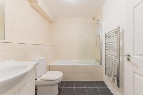 3 bedroom flat for sale, Brampton Grove, London, NW4