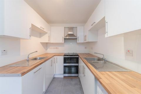 3 bedroom flat for sale, Raffles House, Brampton Grove, Hendon, NW4