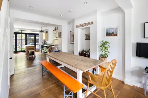 17 Mile End Place, London, E1 4BH