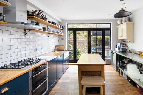 17 Mile End Place, London, E1 4BH