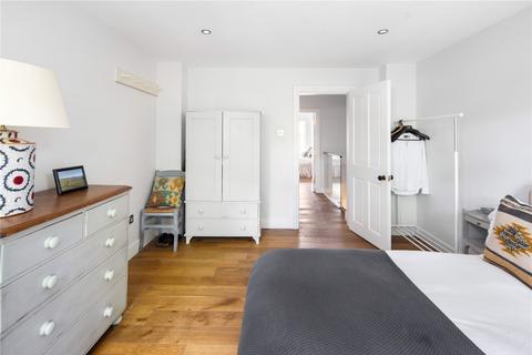 17 Mile End Place, London, E1 4BH