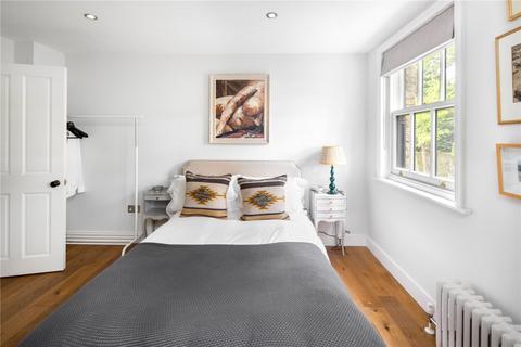 17 Mile End Place, London, E1 4BH