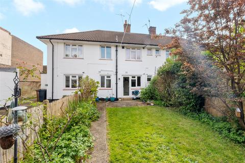 2 bedroom maisonette for sale, Emlyn Road, Redhill, Surrey, RH1