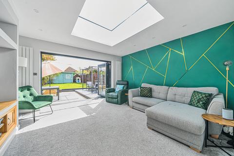 40 Fairfax Road, Woking, GU22 9HW