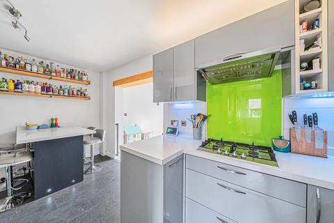 40 Fairfax Road, Woking, GU22 9HW