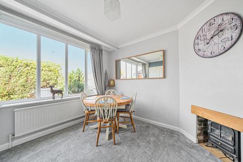 40 Fairfax Road, Woking, GU22 9HW