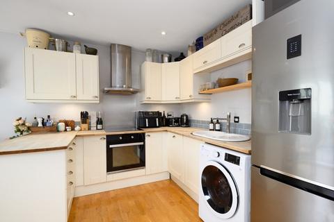 2 bedroom apartment for sale, Bridge Street, Walton-on-Thames, KT12