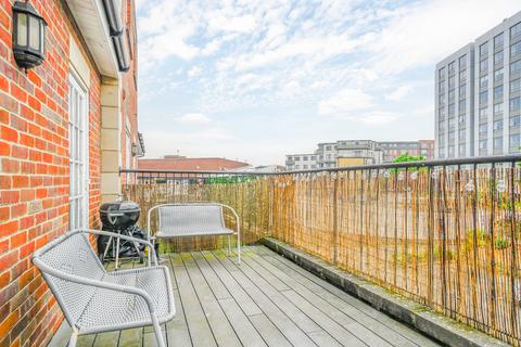 2 bedroom apartment for sale, Bridge Street, Walton-on-Thames, KT12