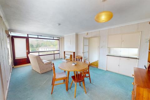 2 bedroom flat for sale, Mennaye Court, Penzance TR18