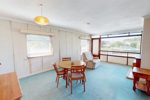 2 bedroom flat for sale, Mennaye Court, Penzance TR18