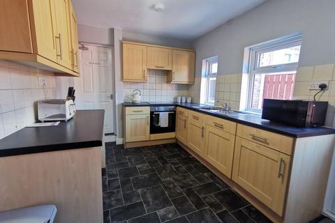 1 bedroom in a house share to rent, Lambert Street,  Hull, HU5