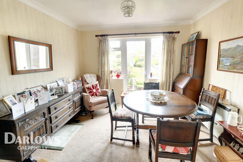 Maes Glas, Caerphilly 3 bed semidetached house for sale £250,000